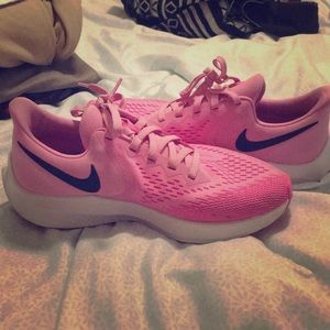 Nike zoom sneakers